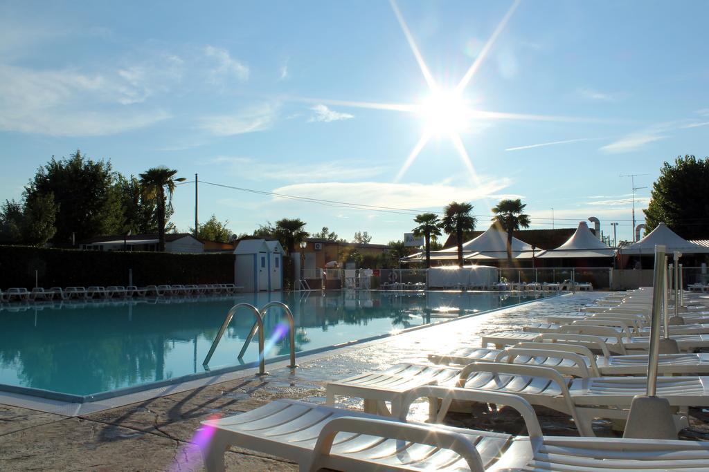 Butterfly Camping Village Peschiera del Garda Exterior foto