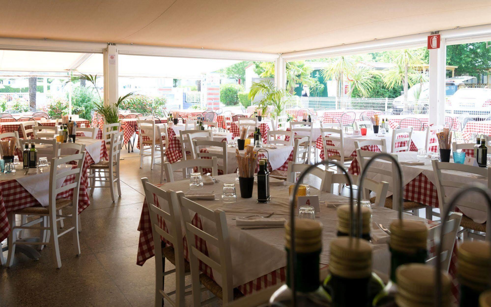 Butterfly Camping Village Peschiera del Garda Exterior foto